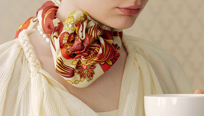 Silk twill fabric applications across scarves, garments and accessories