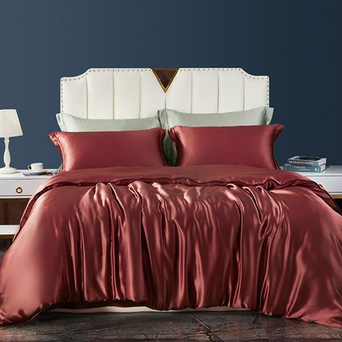 Two-tone silk bedding set with contrasting colours